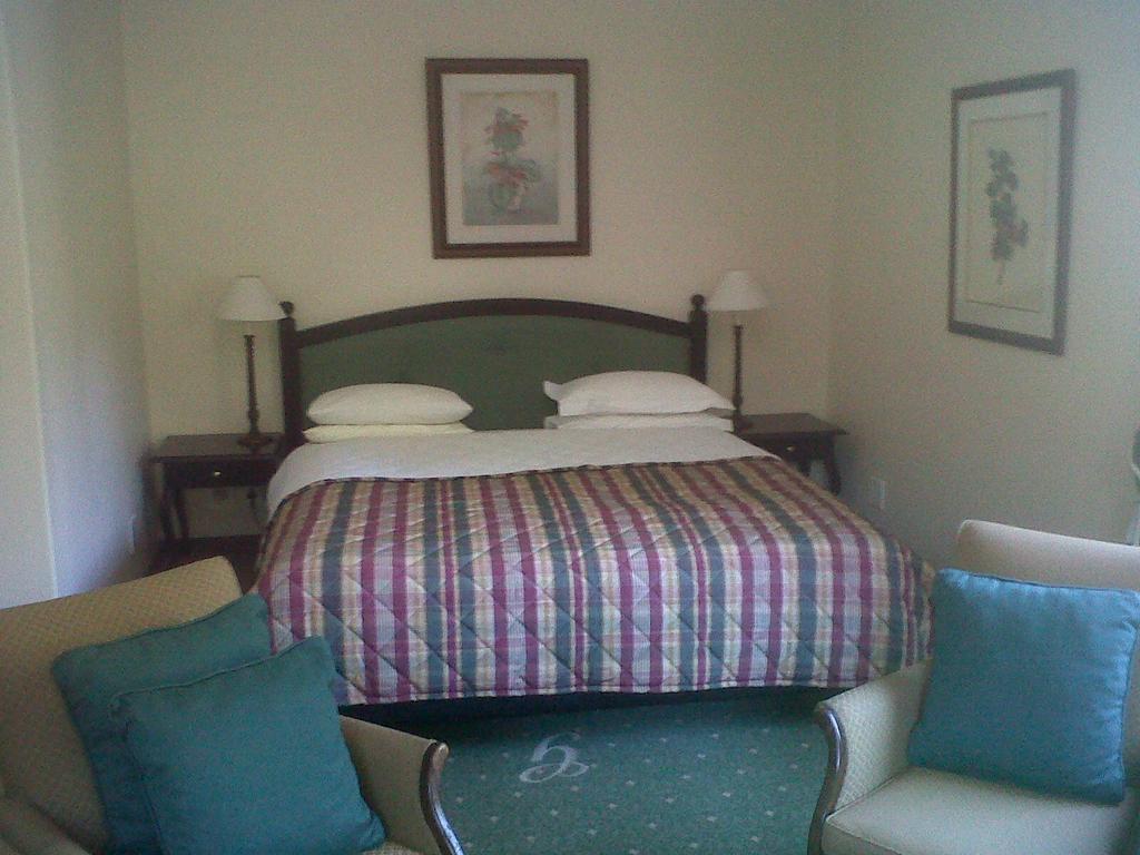 Greenways Hotel Cape Town Room photo